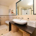 Villa Bugatti Indipendent ,lake View And Private Pool, Desenzanoloft Official Partner Homes & By Marriott Bonvoy *