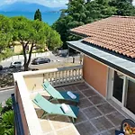 Bugatti Indipendent ,lake View And Private Pool, Desenzanoloft Official Partner Homes & By Marriott Bonvoy Villa