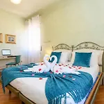 Villa Bugatti Indipendent ,lake View And Private Pool, Desenzanoloft Official Partner Homes & By Marriott Bonvoy