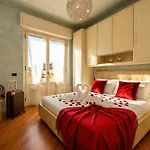 Bugatti Indipendent ,lake View And Private Pool, Desenzanoloft Official Partner Homes & By Marriott Bonvoy Villa