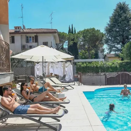 Bugatti Indipendent ,lake View And Private Pool, Desenzanoloft Official Partner Homes & By Marriott Bonvoy Villa *