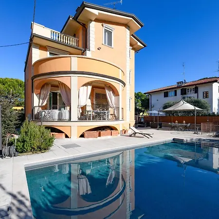 Bugatti Indipendent ,lake View And Private Pool, Desenzanoloft Official Partner Homes & By Marriott Bonvoy Desenzano del Garda