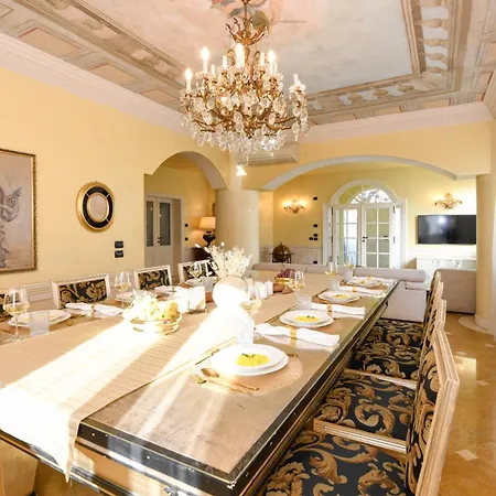 Bugatti Indipendent ,lake View And Private Pool, Desenzanoloft Official Partner Homes & By Marriott Bonvoy * Desenzano del Garda