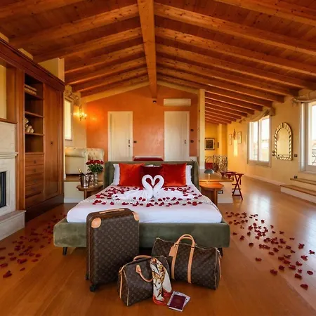 Villa Bugatti Indipendent ,lake View And Private Pool, Desenzanoloft Official Partner Homes & By Marriott Bonvoy *